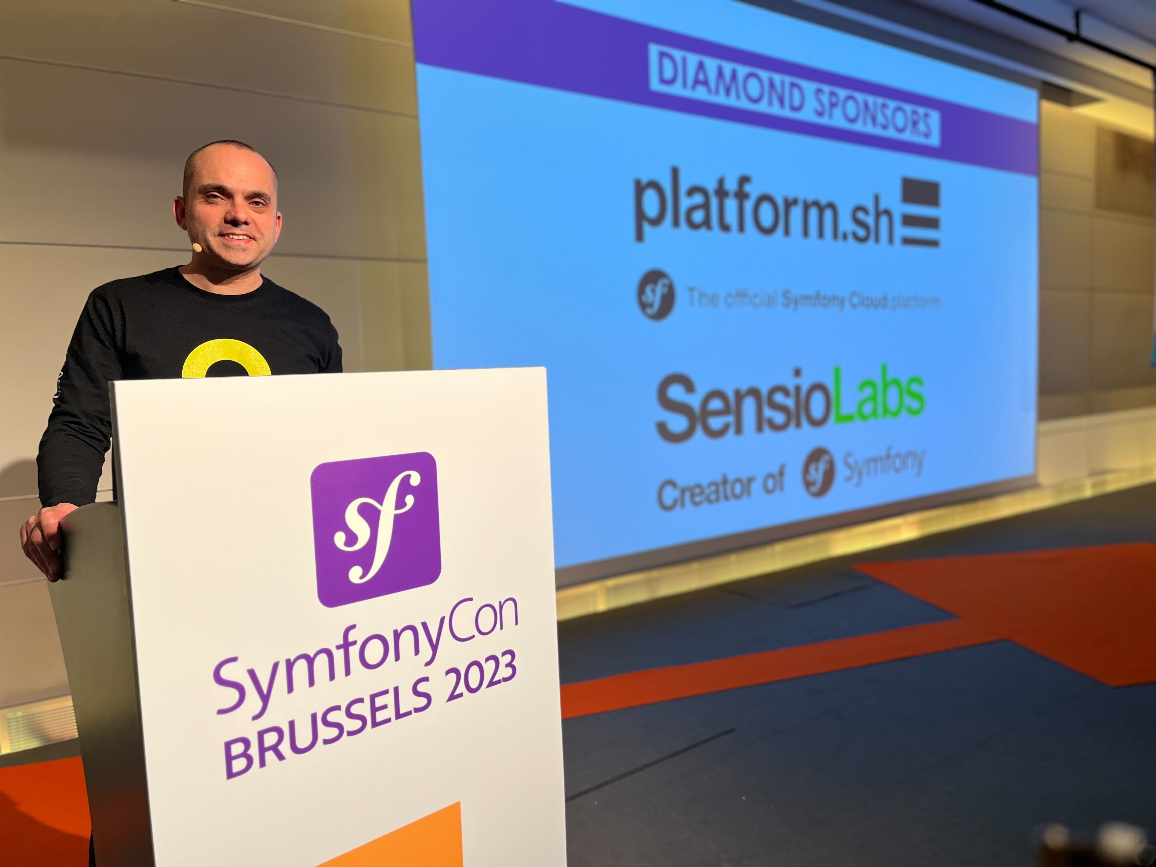 A photo of Thomas di Luccio, DevRel Engineer at Platform.sh, presenting his talking session at SymfonyCon 2023 on Blackfire observability.